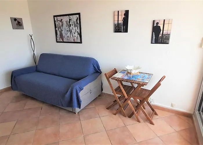 121, Héliopolis K Au Village Naturiste * Agde